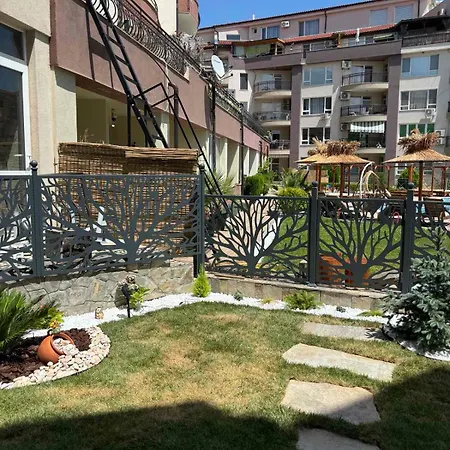 Apartment дани и мони *